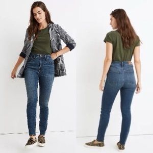 Madewell Curvy Roadtripper Supersoft Jeans in Playford Wash
